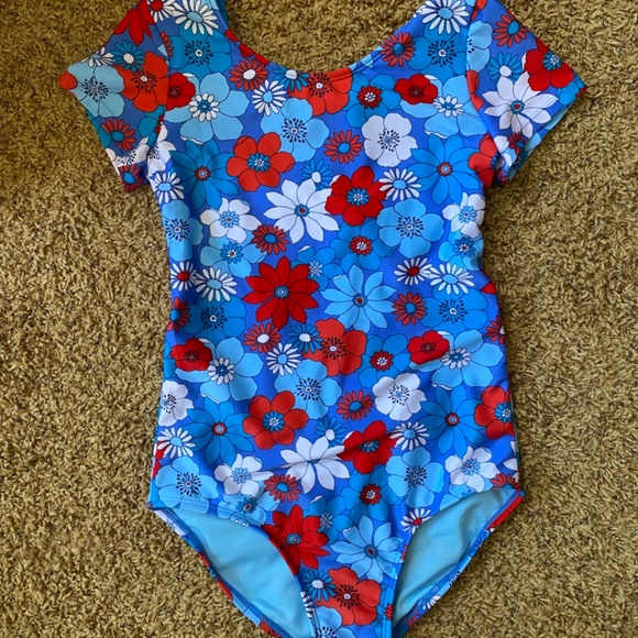 Cat & Jack Girls Swimsuit 10 12 NEW Short Sleeve Bow Back Red White Blue Flowers - Picture 2 of 14